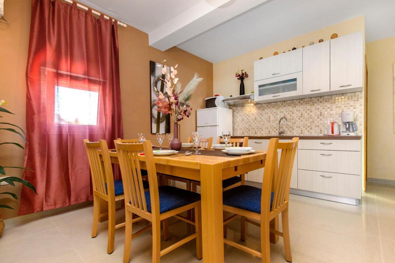 Apartmani Nikolina Seaview Šibenik Exterior foto